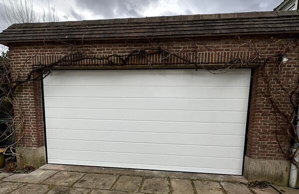installation porte garage Hazebrouck