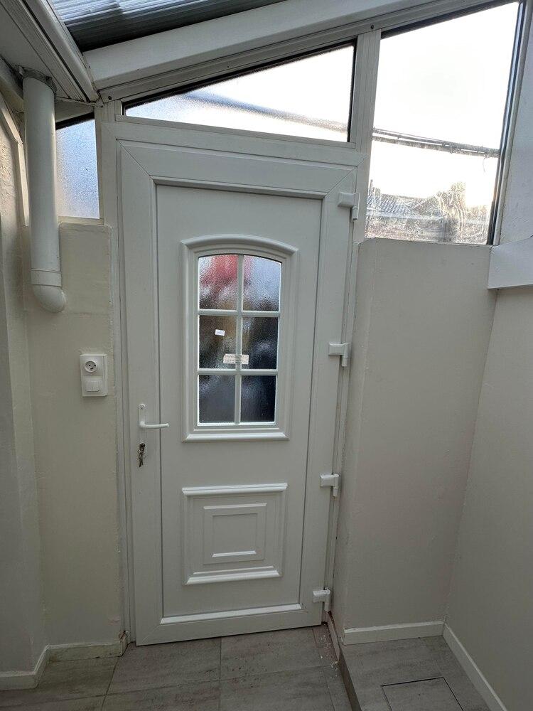 Remplacement porte d'entrée PVC sur Steenvoorde
